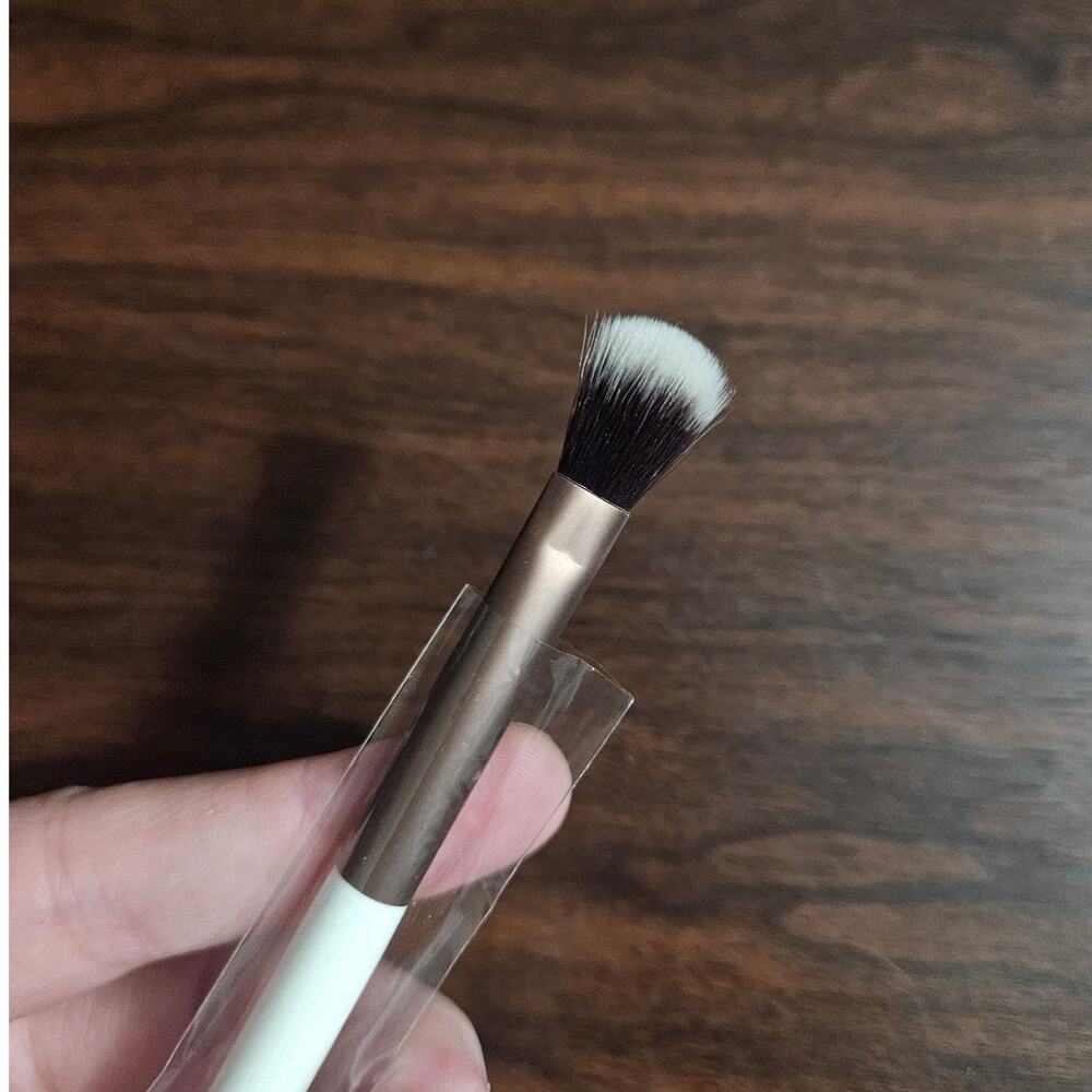 Firma Beauty Tall Blender Brush 201